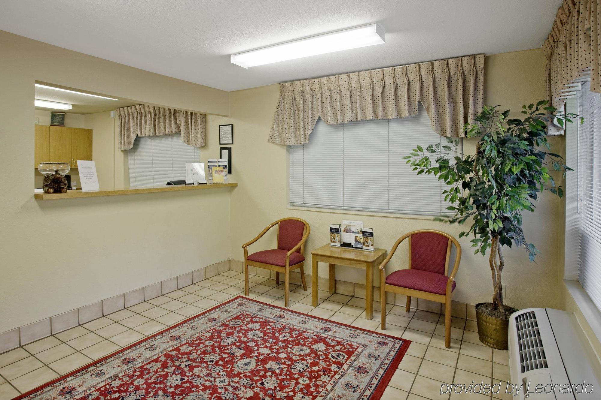 Hometowne Studios By Red Roof Fresno - West Dalaman gambar